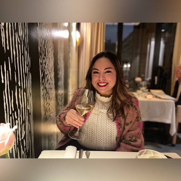 Meet your Posher, Kristen - Picture 1 of 2